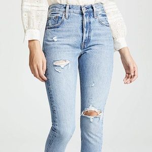 NWT Levi’s women 501 light color distressed jeans